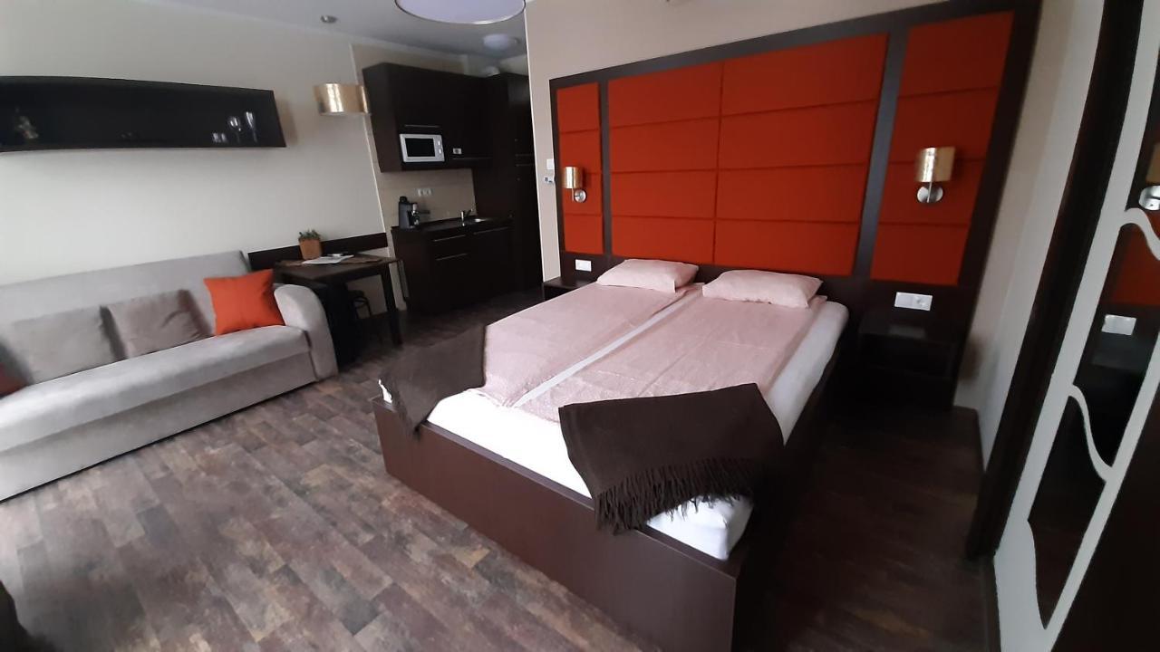 4 Asz Deluxe Apartman Gyula Ngoại thất bức ảnh