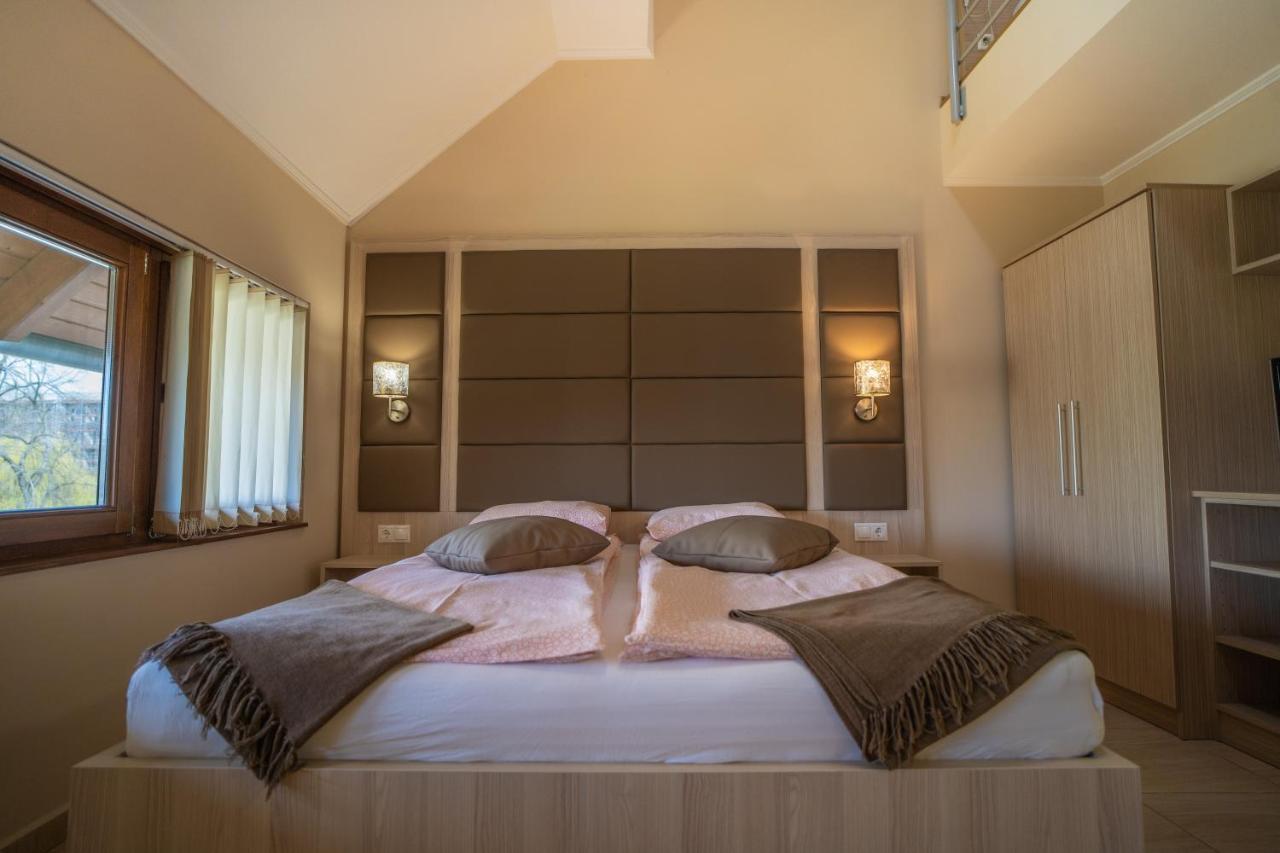 4 Asz Deluxe Apartman Gyula Ngoại thất bức ảnh