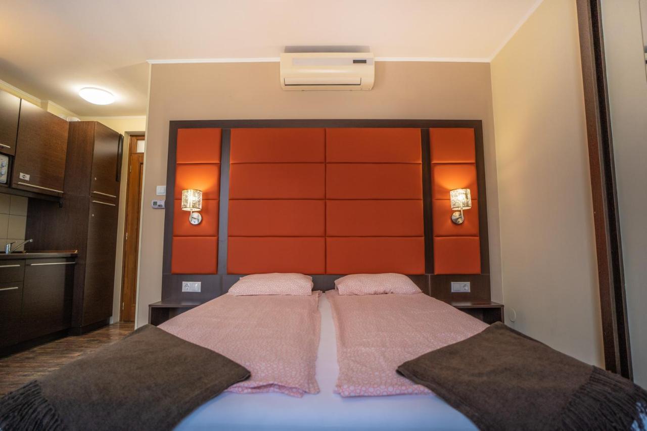 4 Asz Deluxe Apartman Gyula Ngoại thất bức ảnh