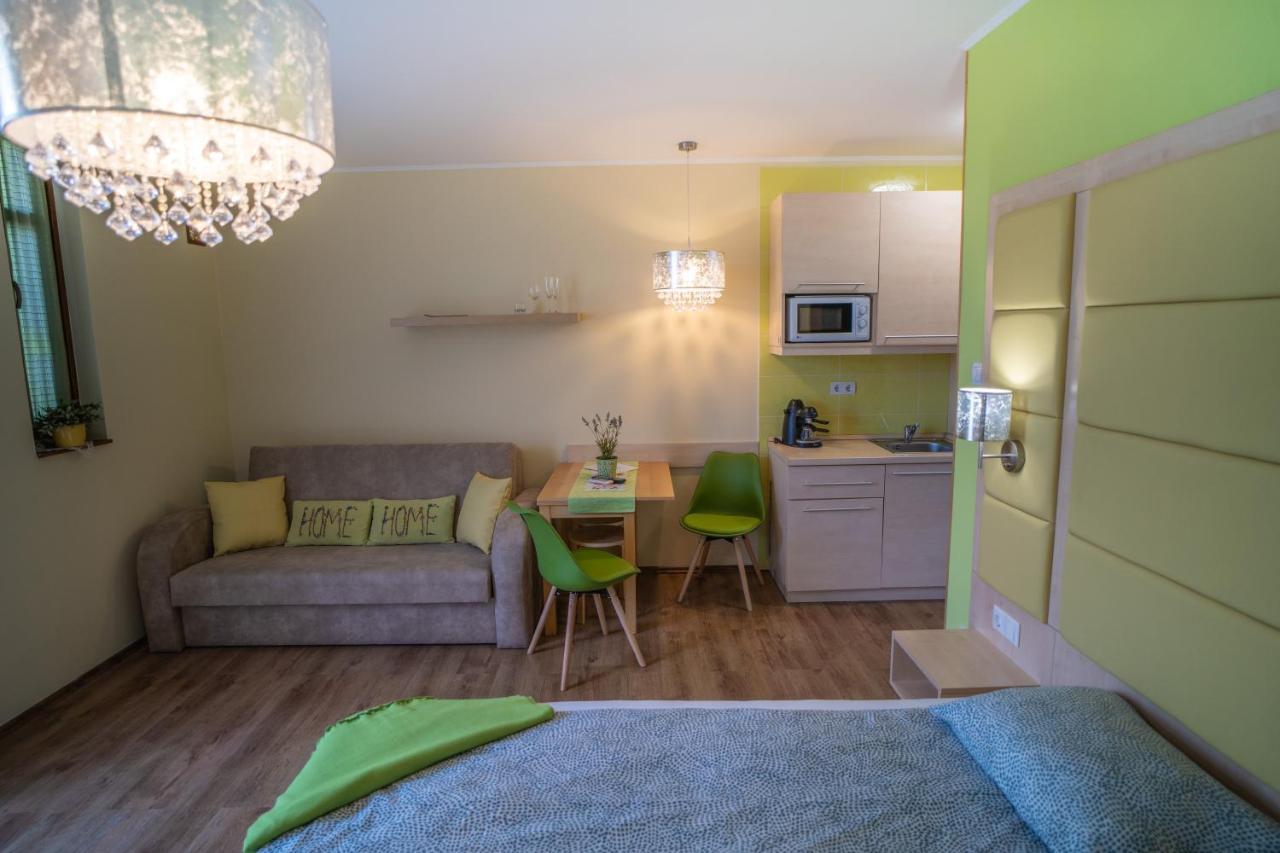 4 Asz Deluxe Apartman Gyula Ngoại thất bức ảnh
